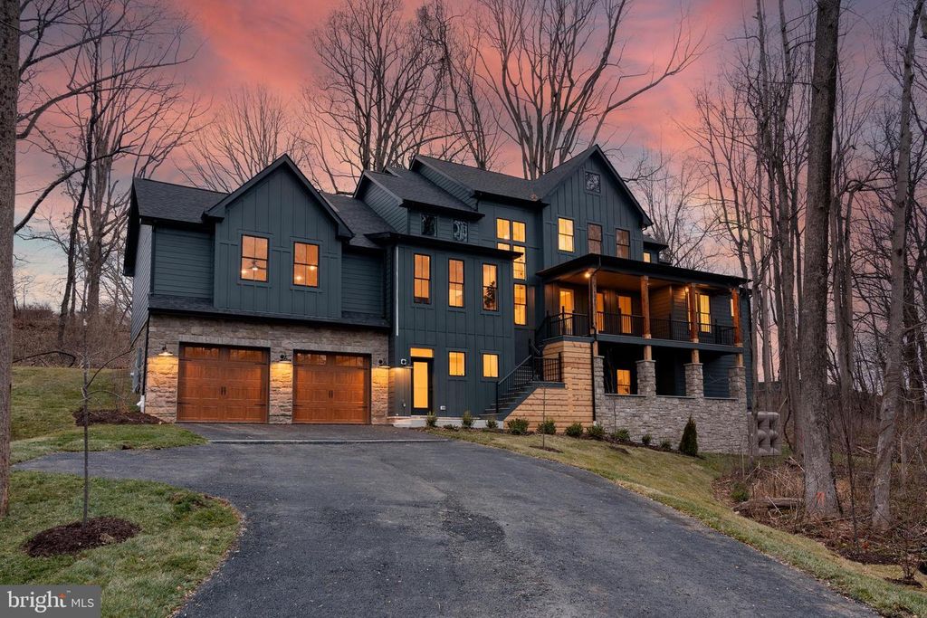 Image 3 of property listing at 3520 CASTLE WAY, Davidsonville, MD 21035