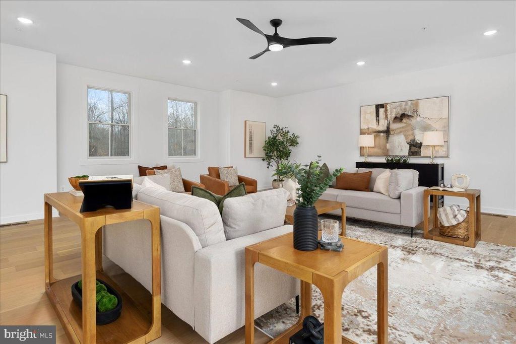 Image 39 of property listing at 3520 CASTLE WAY, Davidsonville, MD 21035