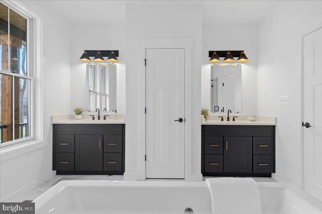 Image 50 of property listing at 3520 CASTLE WAY, Davidsonville, MD 21035