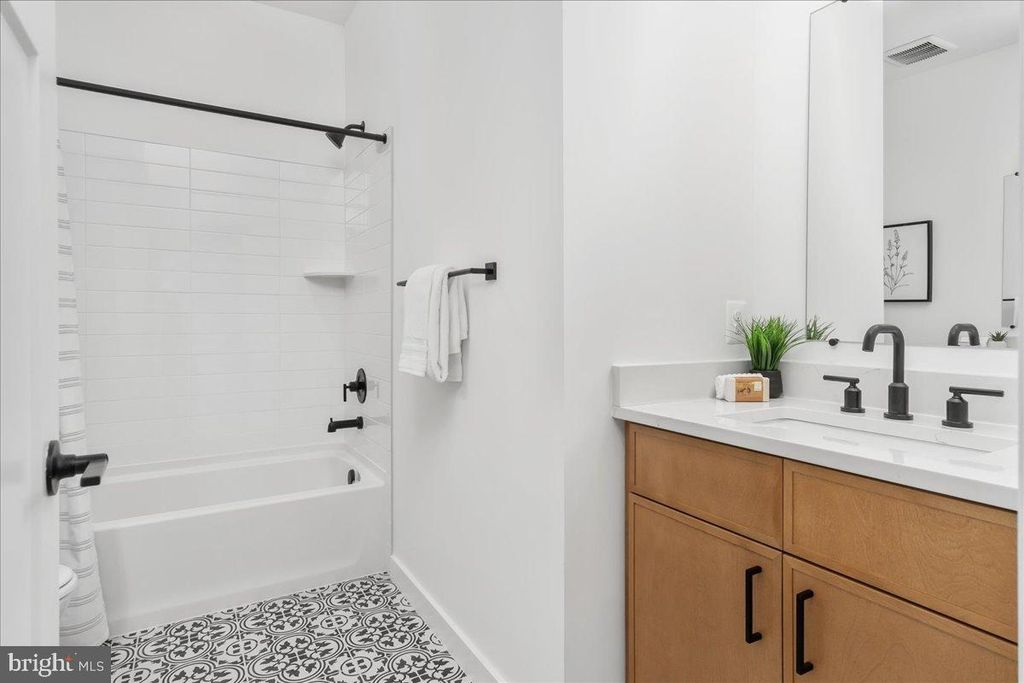 Image 59 of property listing at 3520 CASTLE WAY, Davidsonville, MD 21035