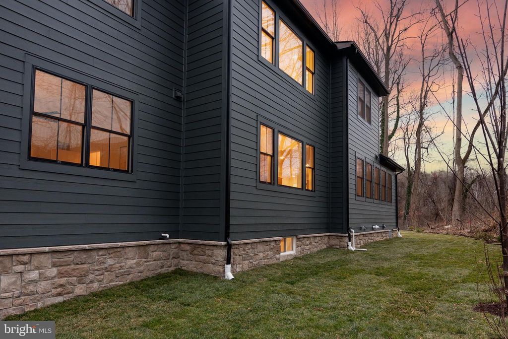 Image 74 of property listing at 3520 CASTLE WAY, Davidsonville, MD 21035