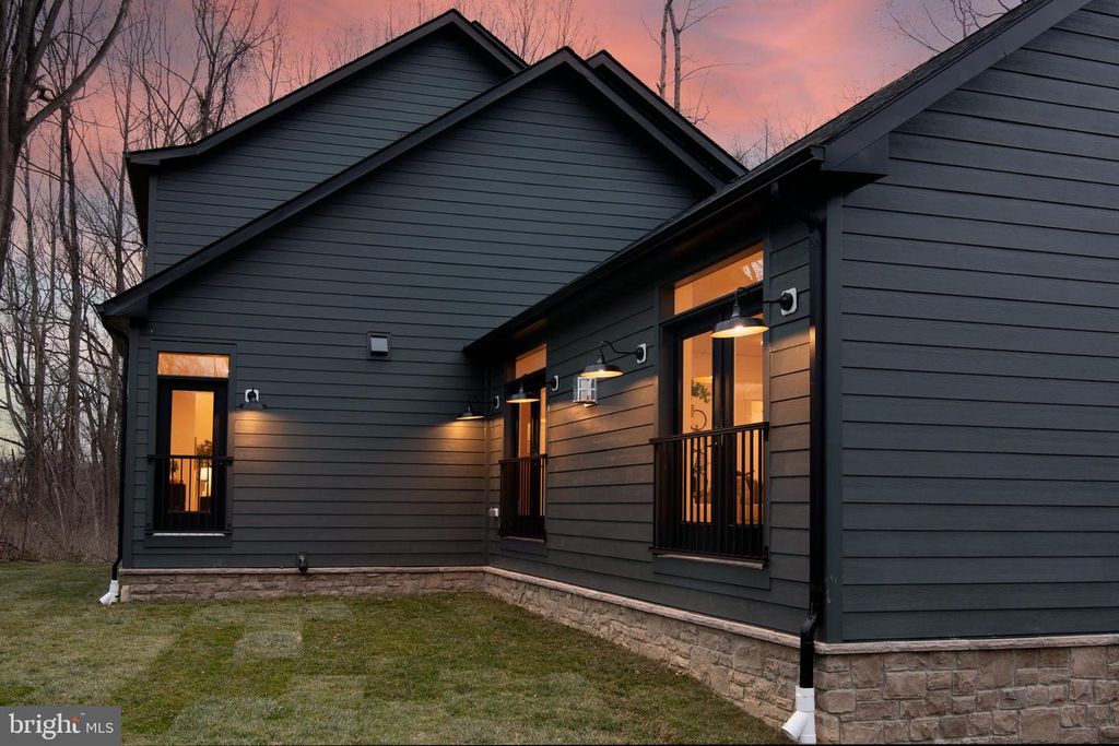 Image 76 of property listing at 3520 CASTLE WAY, Davidsonville, MD 21035