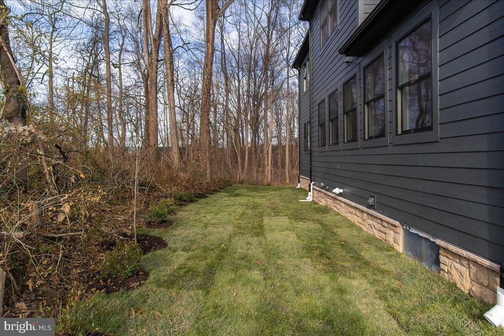 Image 78 of property listing at 3520 CASTLE WAY, Davidsonville, MD 21035