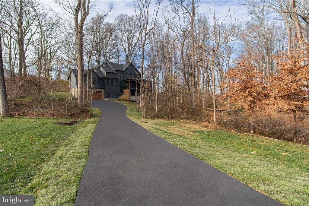 Image 85 of property listing at 3520 CASTLE WAY, Davidsonville, MD 21035