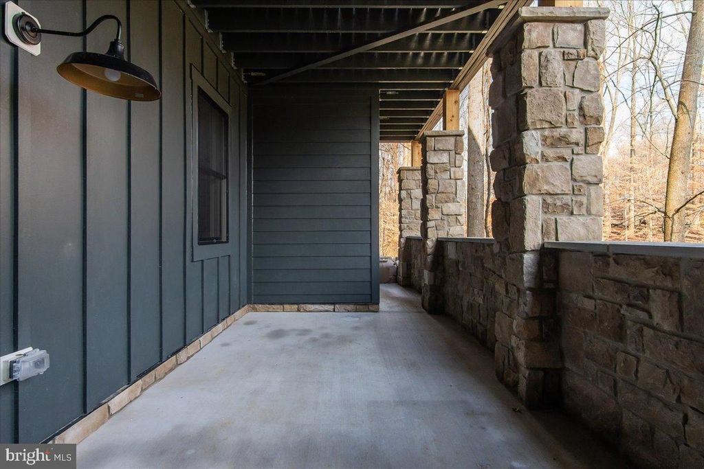 Image 9 of property listing at 3520 CASTLE WAY, Davidsonville, MD 21035