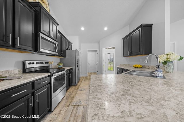 987 Le Baron Street SW, Palm Bay, FL 32908