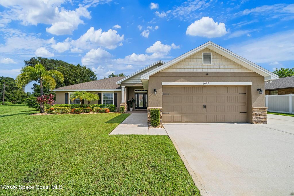 987 Le Baron Street SW, Palm Bay, FL 32908