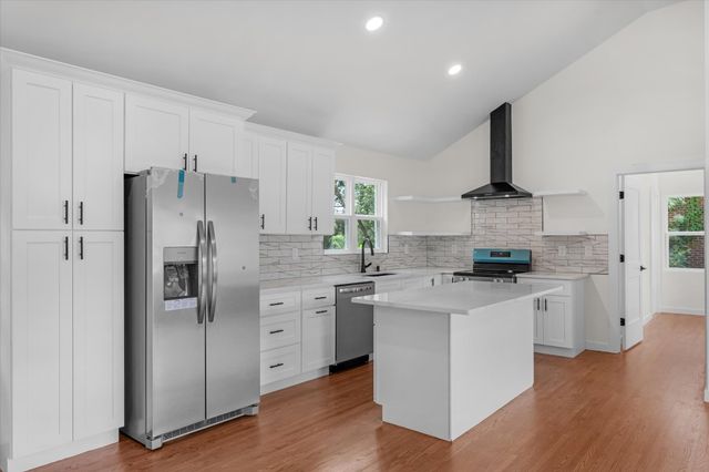 2125 Crystal Dr, Nashville, TN 37210