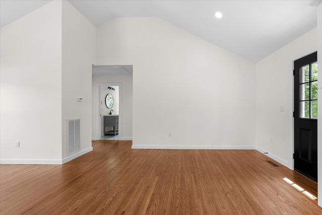 2125 Crystal Dr, Nashville, TN 37210