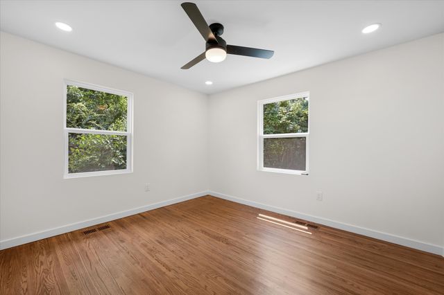 2125 Crystal Dr, Nashville, TN 37210