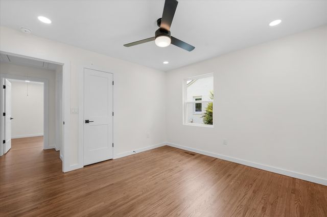 2125 Crystal Dr, Nashville, TN 37210
