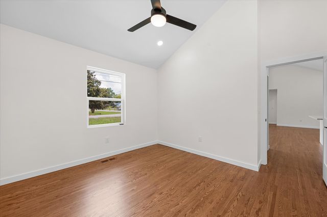 2125 Crystal Dr, Nashville, TN 37210