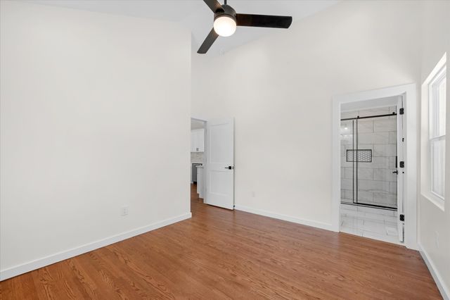 2125 Crystal Dr, Nashville, TN 37210
