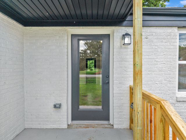 2125 Crystal Dr, Nashville, TN 37210