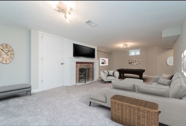6601 N Sioux Avenue, Chicago, IL 60646
