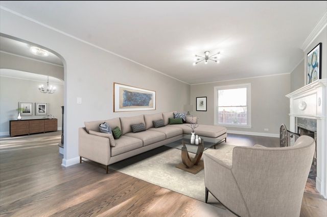 6601 N Sioux Avenue, Chicago, IL 60646