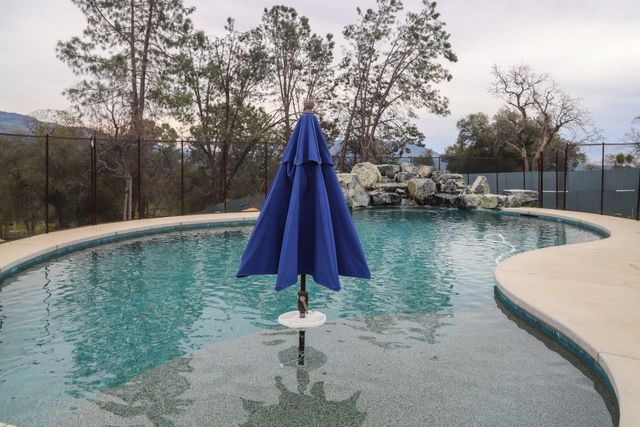 33478 Spreading Oak Lane, Auberry, CA 93602