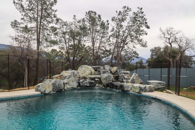 33478 Spreading Oak Lane, Auberry, CA 93602