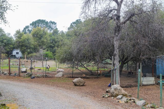 33478 Spreading Oak Lane, Auberry, CA 93602
