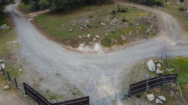 33478 Spreading Oak Lane, Auberry, CA 93602