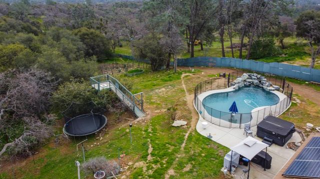 33478 Spreading Oak Lane, Auberry, CA 93602