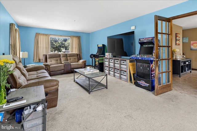 35 BEECHWOOD DR, Robbinsville, NJ 08691