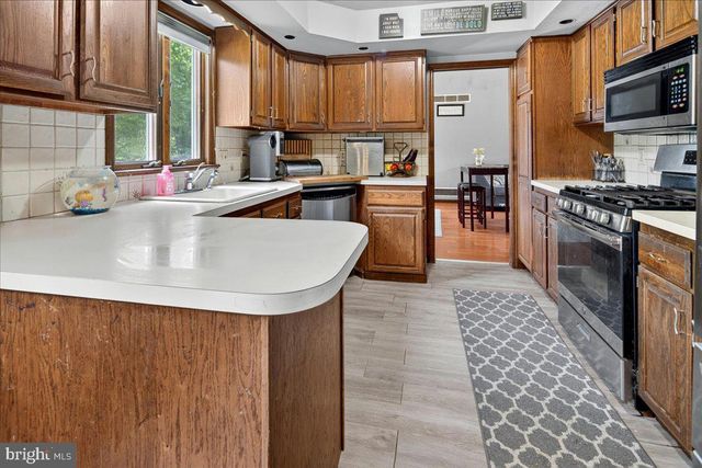 35 BEECHWOOD DR, Robbinsville, NJ 08691