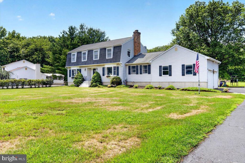 35 BEECHWOOD DR, Robbinsville, NJ 08691