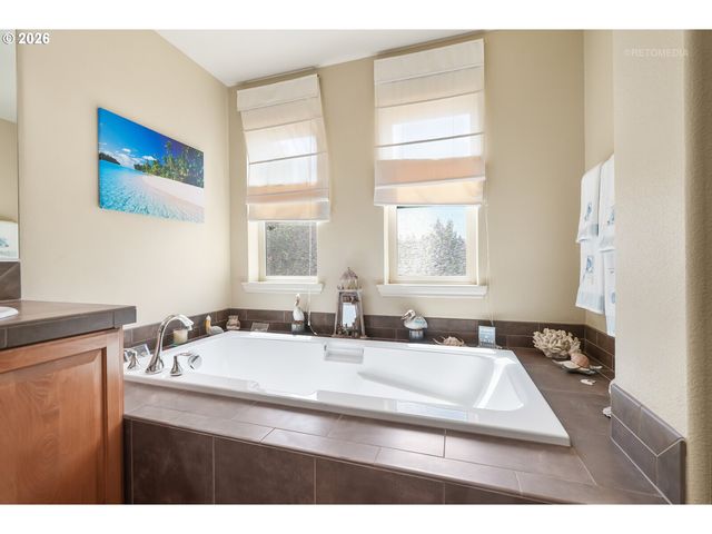 12026 Sw SURREY St, Wilsonville, OR 97070