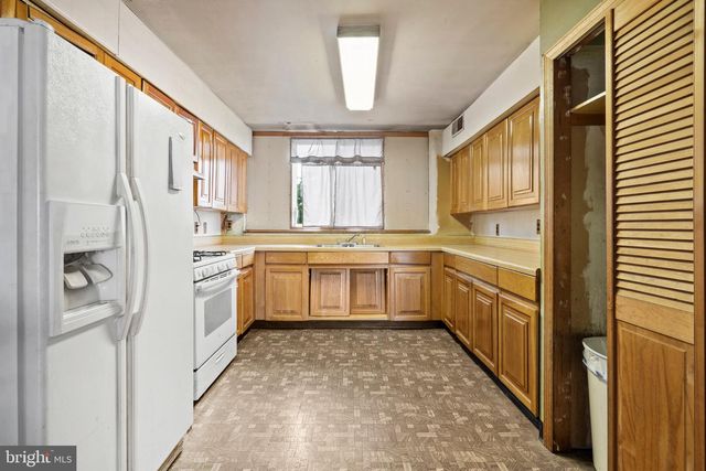 4236 LAWNSIDE RD, Philadelphia, PA 19154