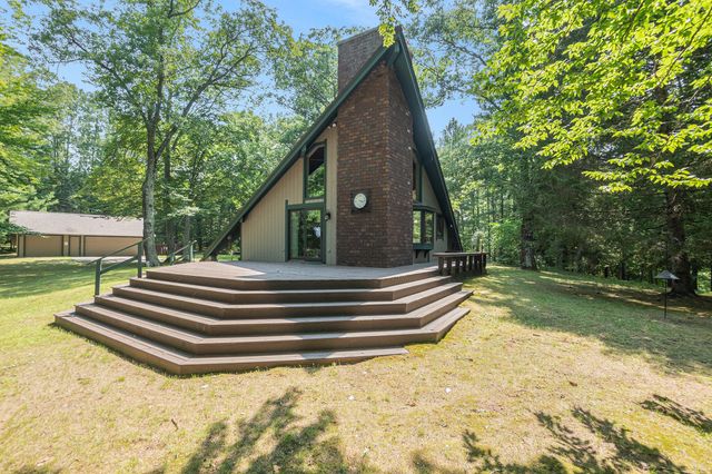 5620 N Utter Drive, Irons, MI 49644