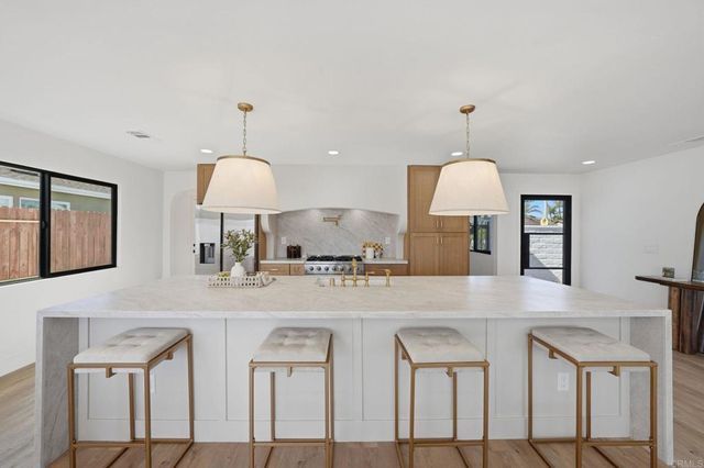 8833 Glenhaven Street, San Diego, CA 92123