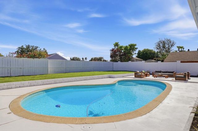 8833 Glenhaven Street, San Diego, CA 92123