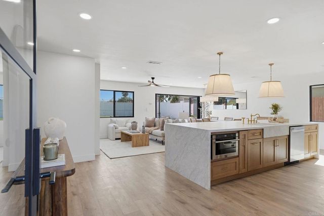 8833 Glenhaven Street, San Diego, CA 92123