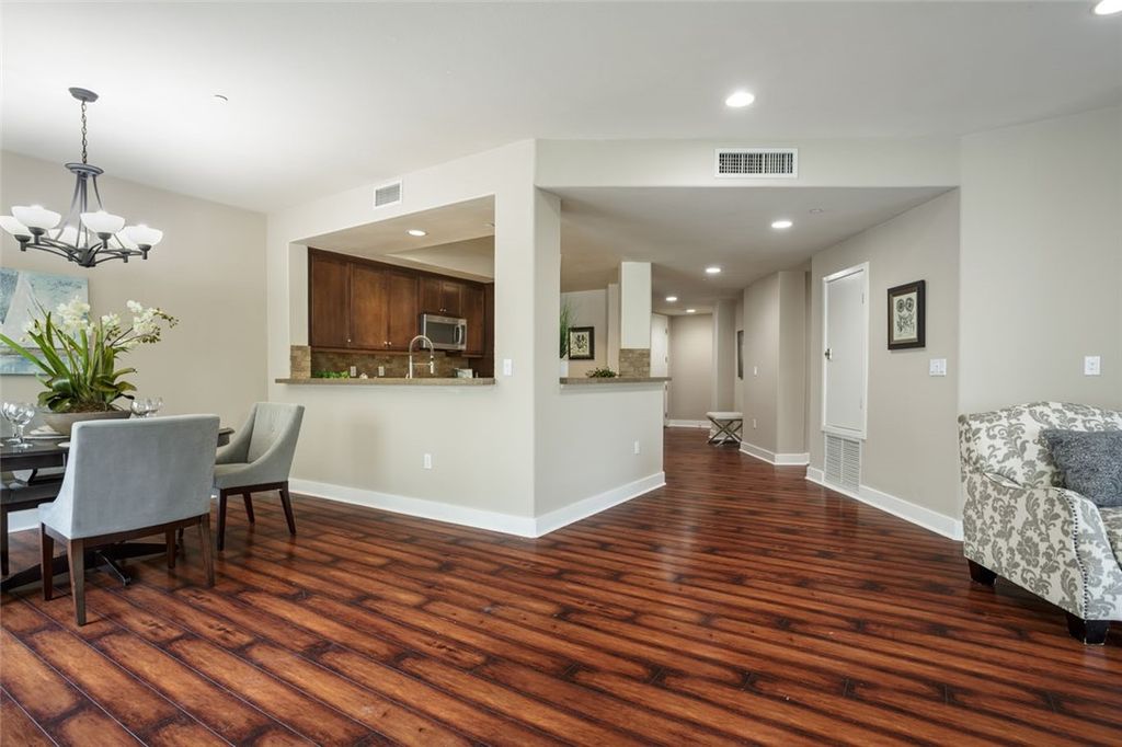 Image 11 of property listing at 11115 Acama 207, Studio City, CA 91602