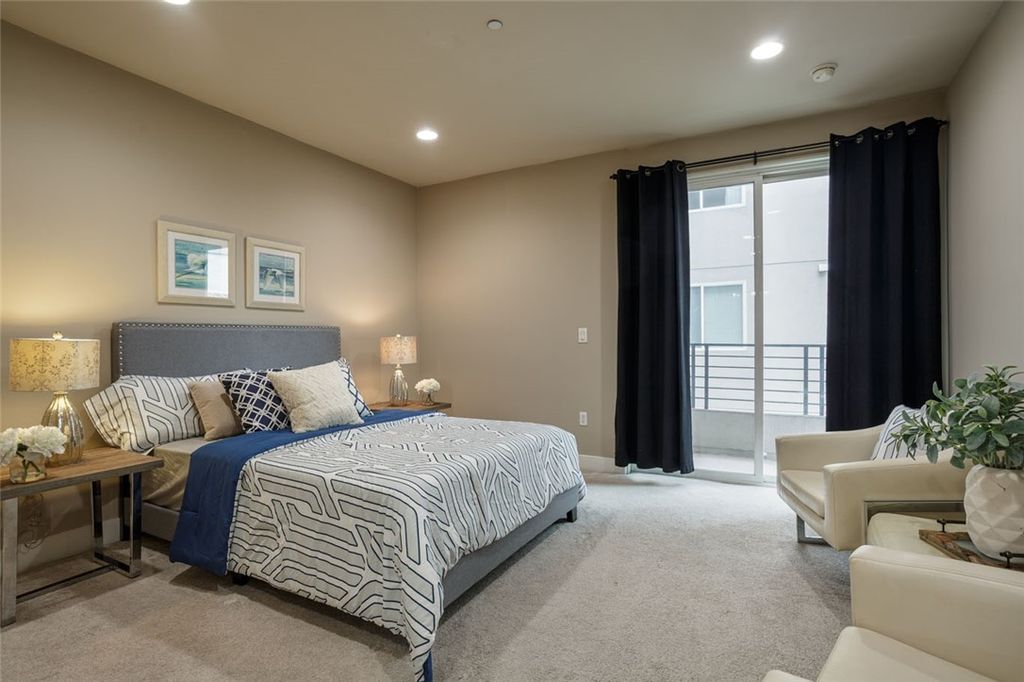 Image 12 of property listing at 11115 Acama 207, Studio City, CA 91602