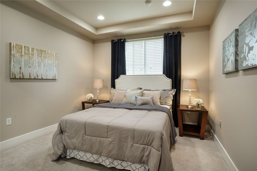 Image 20 of property listing at 11115 Acama 207, Studio City, CA 91602