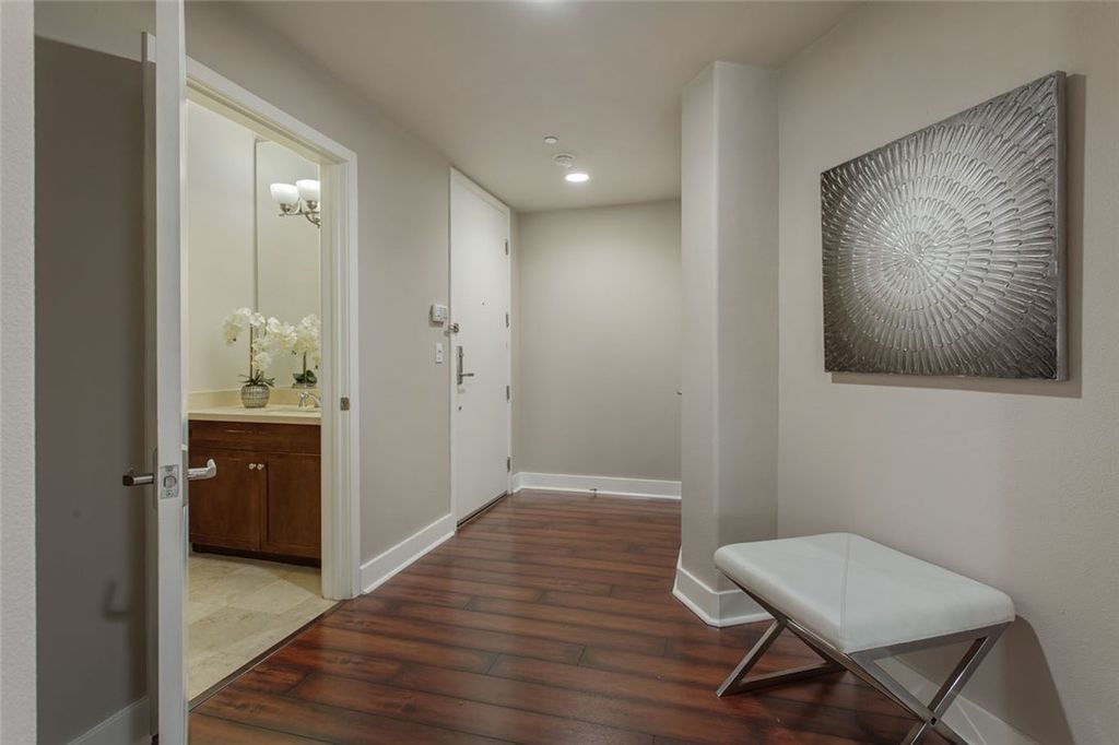 Image 24 of property listing at 11115 Acama 207, Studio City, CA 91602