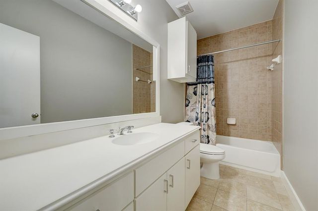 9805 Riddlelink, Houston, TX 77025