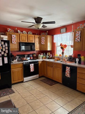 36 MORRIS DR, Sicklerville, NJ 08081