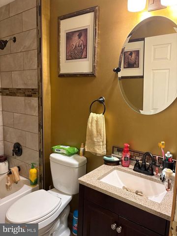 36 MORRIS DR, Sicklerville, NJ 08081