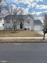 36 MORRIS DR, Sicklerville, NJ 08081