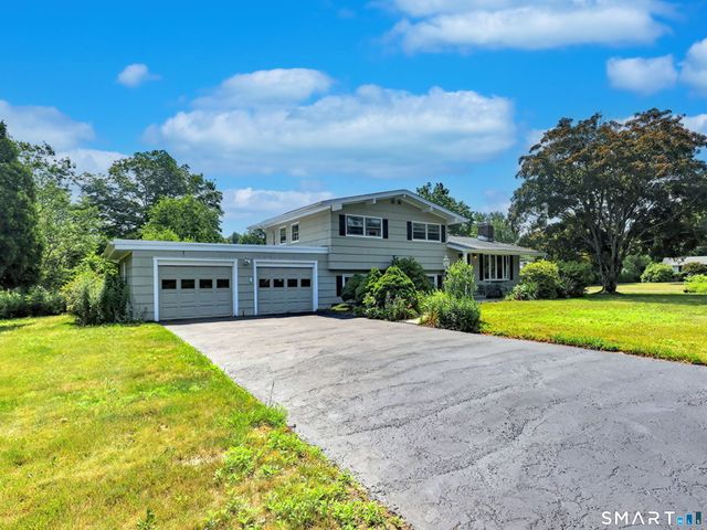 21 McDermott Circle, Hamden, CT 06518