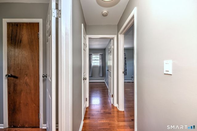 21 McDermott Circle, Hamden, CT 06518