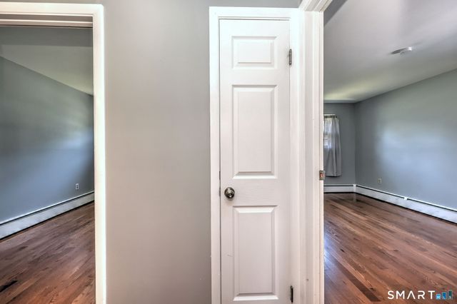 21 McDermott Circle, Hamden, CT 06518