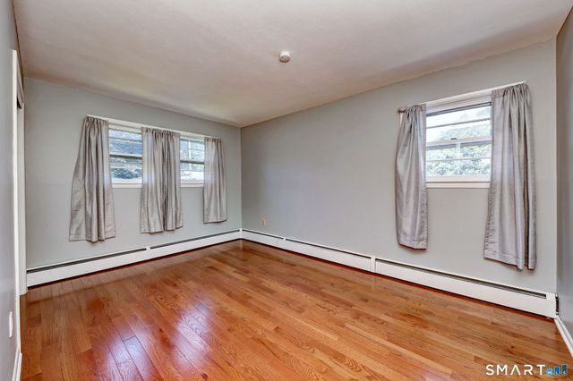 21 McDermott Circle, Hamden, CT 06518