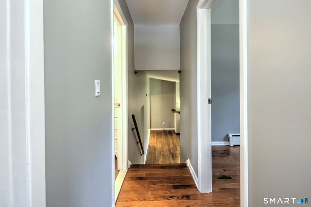 21 McDermott Circle, Hamden, CT 06518