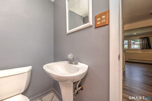 21 McDermott Circle, Hamden, CT 06518