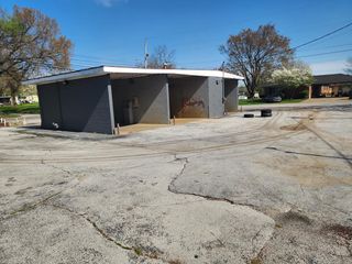 1750 Greenville Rd, Hopkinsville, KY 42240