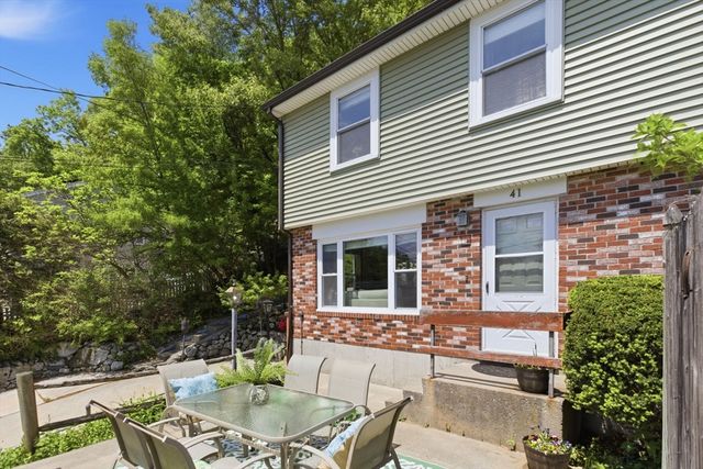 41 Mountain St 41, Woburn, MA 01801